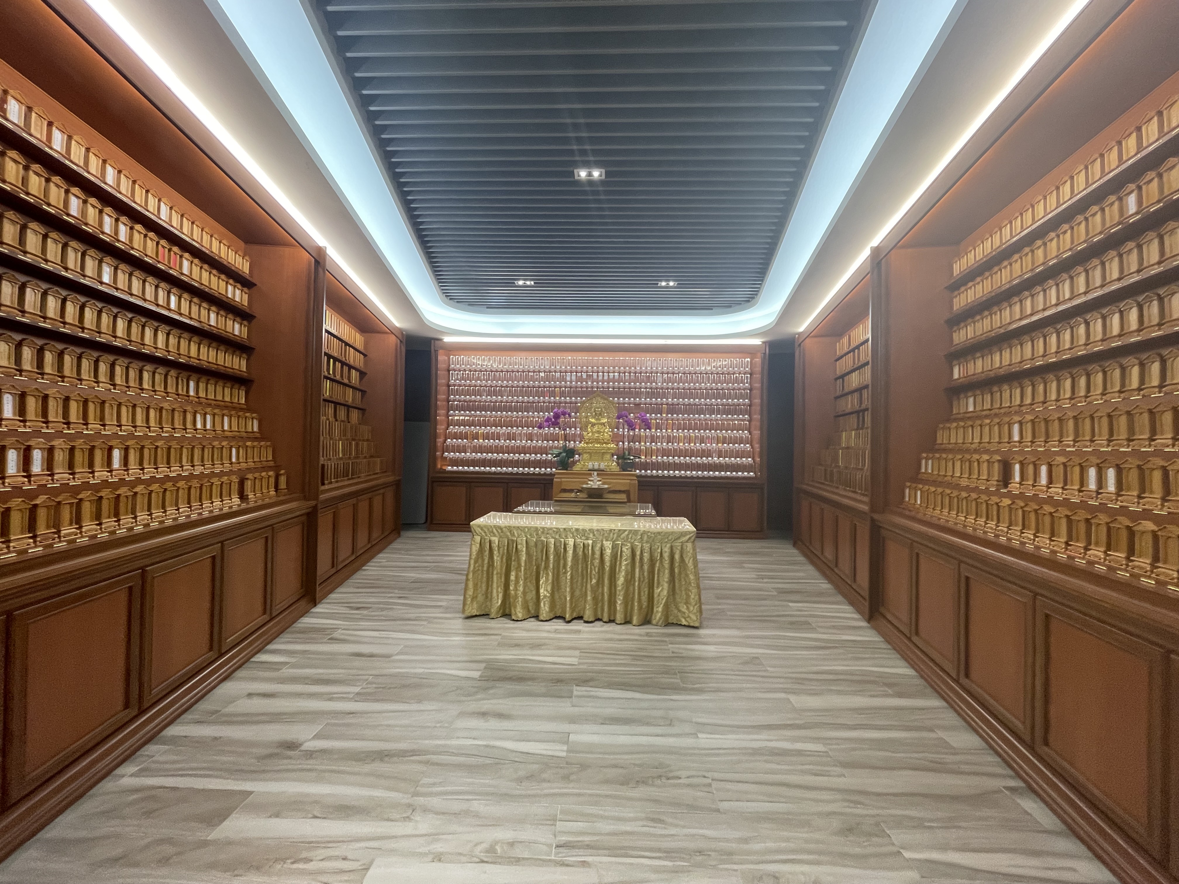 祖先牌位不拜了,可以寄放安置_福龍紀念園_祖先牌位廳